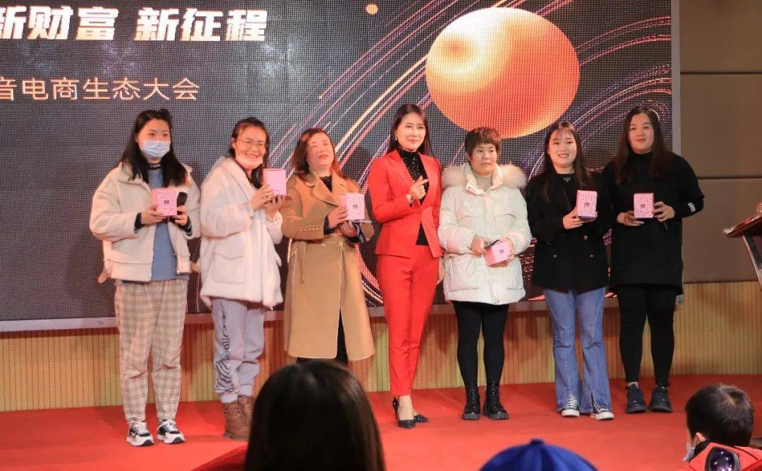 感謝星播，帶來(lái)了抖音電商新方法，為臨沂人長(zhǎng)期免費(fèi)教培